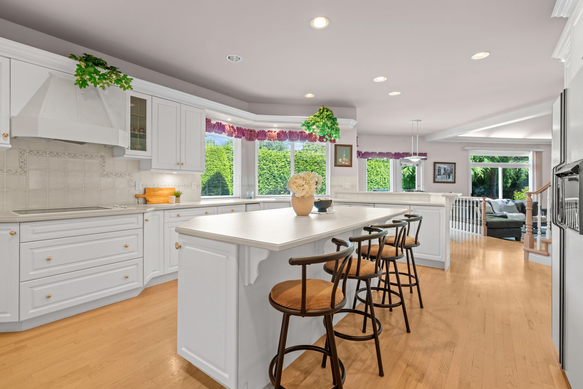 Kitchen with a large island and seating