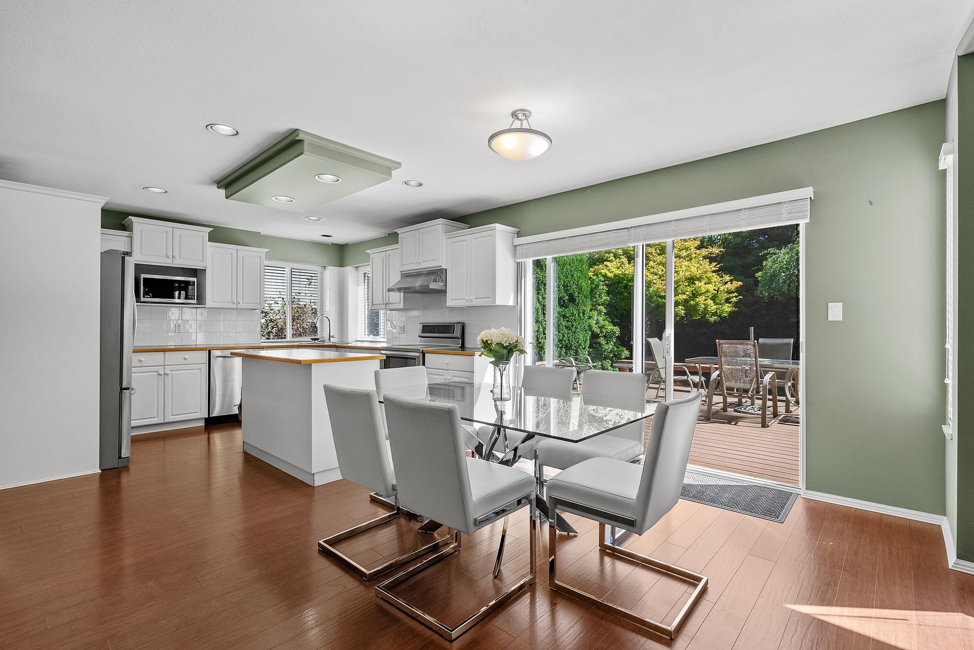 Kitchen and eating area